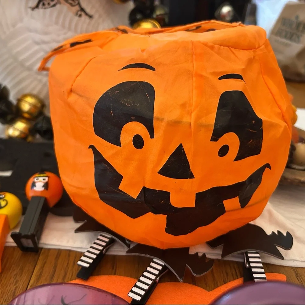 HALLOWEEN Decorations - 20 Pieces!